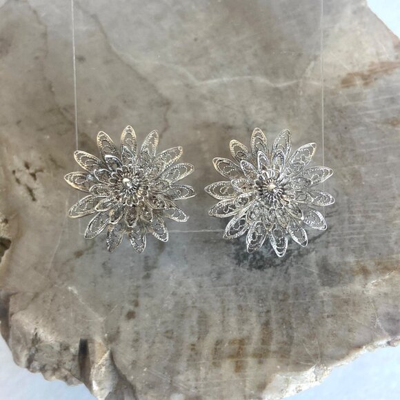 VTG Sterling Silver 925 Filigree Spun Silver Layered Flower Screwback Earrings - Picture 5 of 16